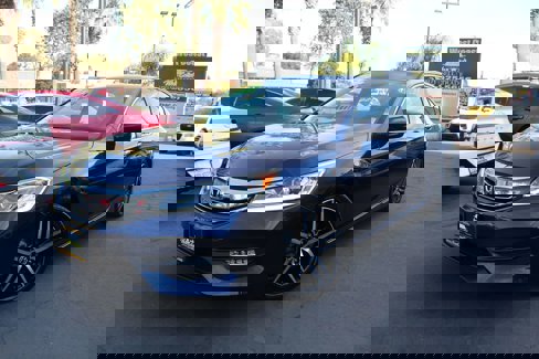 Used 2017 Honda Accord Sport image 2