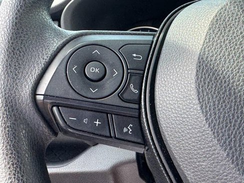 Used 2019 Toyota RAV4 LE image 17