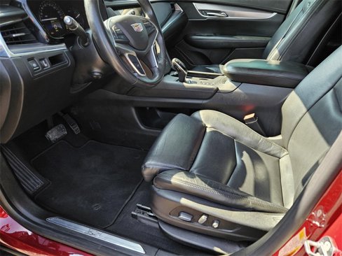 Used 2017 Cadillac XT5 Luxury image 21