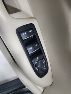 Used 2017 Cadillac XT5 FWD image 21