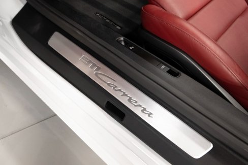 Used 2024 Porsche 911 Carrera image 34