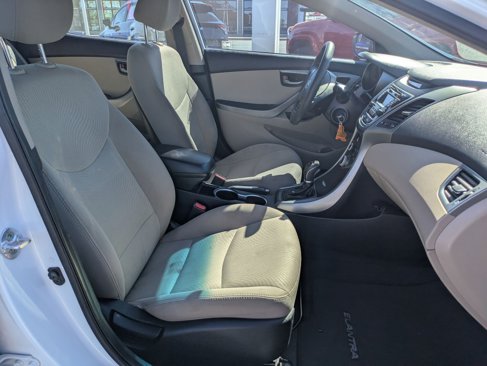 Used 2015 Hyundai Elantra SE image 29