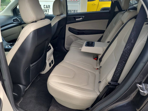 Used 2020 Ford Edge Titanium image 30