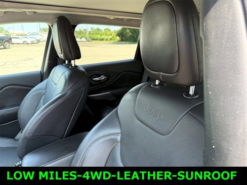 Used 2019 Jeep Cherokee Limited image 16