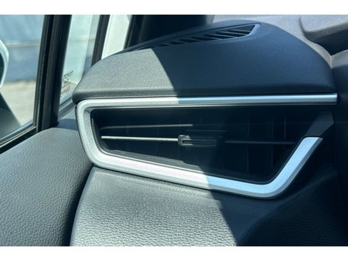 Used 2025 Toyota Corolla SE image 27