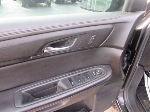 Used 2016 GMC Acadia SLE image 8
