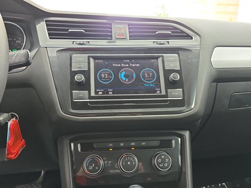 Used 2018 Volkswagen Tiguan S image 19