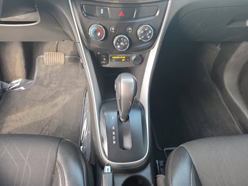 Used 2022 Chevrolet Trax LT w/ LT Convenience Package image 23