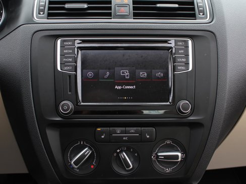 Used 2018 Volkswagen Jetta SE image 11