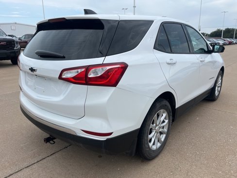Used 2018 Chevrolet Equinox LS image 4