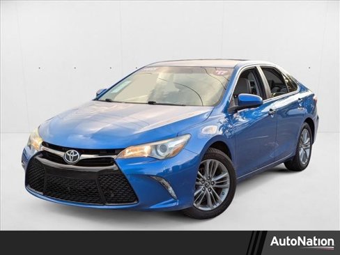 Used 2017 Toyota Camry SE image 1