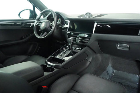 Used 2022 Porsche Macan image 80