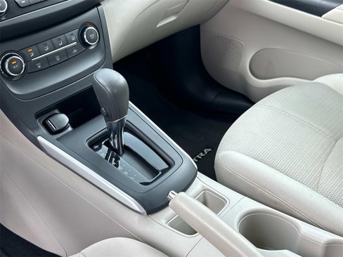 Used 2017 Nissan Sentra S image 6