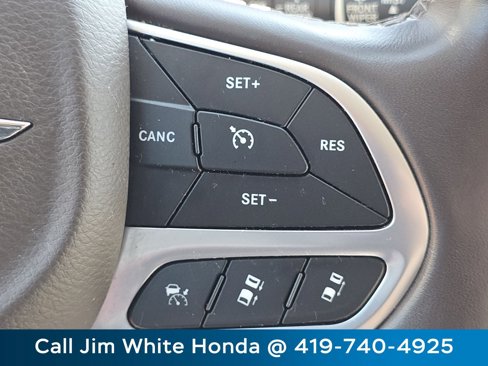 Used 2021 Chrysler Pacifica Touring-L w/ Premium & Safety Sphere Group image 32