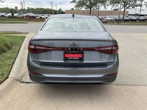 New 2025 Volkswagen Jetta SE image 6