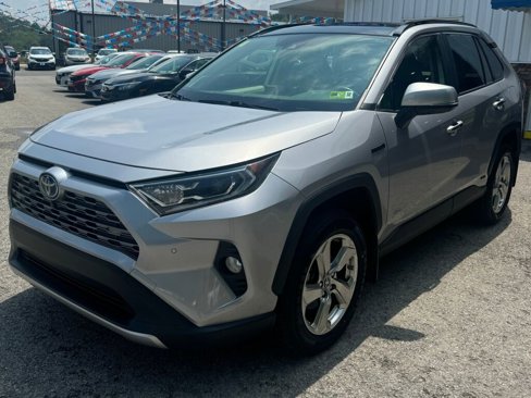 Used 2019 Toyota RAV4 Limited image 3