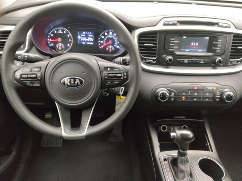 Used 2017 Kia Sorento LX image 22