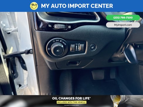 Used 2023 Jeep Cherokee Altitude Lux image 13