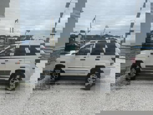 Used 2005 Jeep Grand Cherokee Laredo image 1