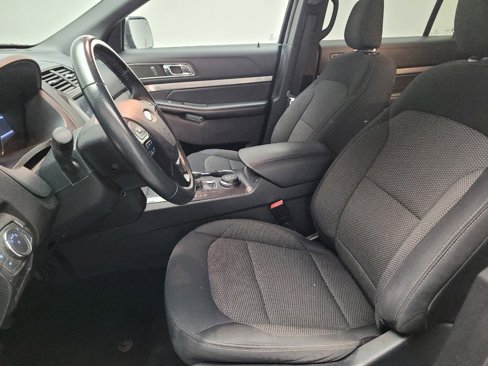 Used 2019 Ford Explorer XLT w/ Equipment Group 201A image 17