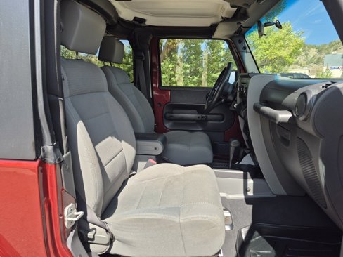 Used 2007 Jeep Wrangler Sahara w/ Dual Top Group image 12