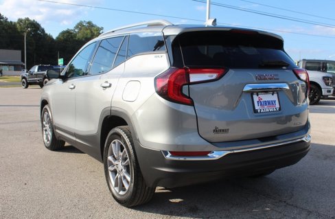 Used 2024 GMC Terrain SLT image 8