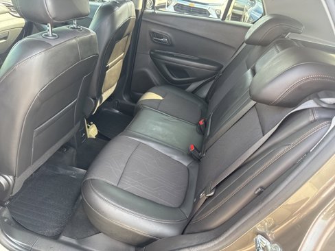 Used 2022 Chevrolet Trax LT w/ Sport Edition image 21
