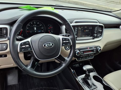 Used 2020 Kia Sorento EX image 10
