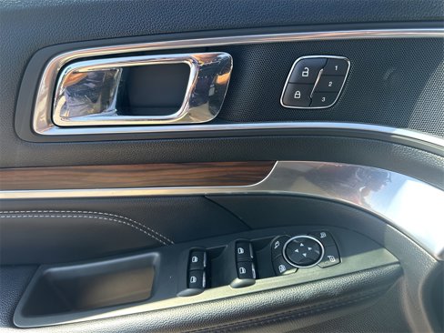 Used 2017 Ford Explorer Limited image 30