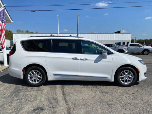 Used 2017 Chrysler Pacifica Limited w/ Advanced Safetytec Group image 8