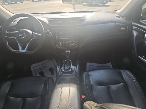 Used 2020 Nissan Rogue SL w/ Premium Package image 13