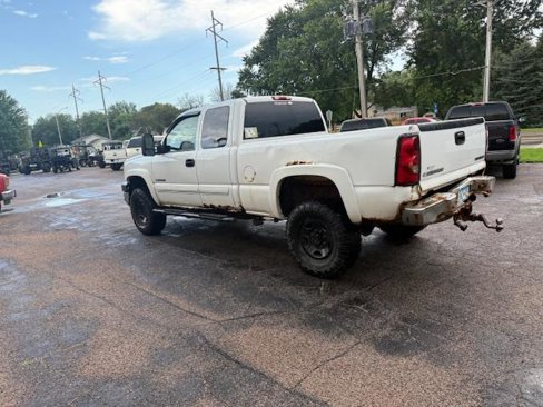 Used 2004 Chevrolet Silverado 2500 LS w/ Snow Plow Prep Package image 11