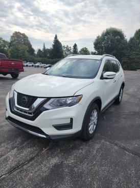 Used 2020 Nissan Rogue SV image 1