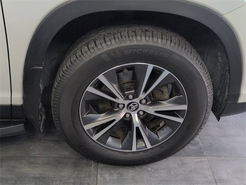 Used 2019 Toyota Highlander Plus image 19