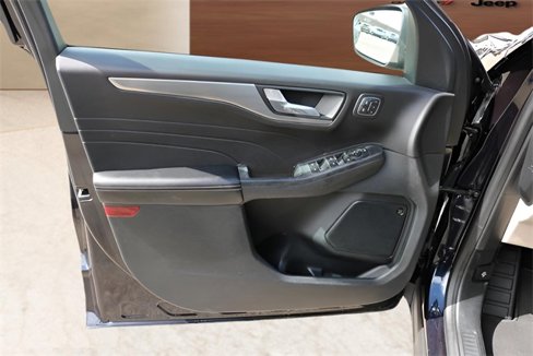 Used 2021 Ford Escape Titanium image 11