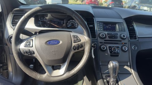 Used 2017 Ford Taurus SEL image 15