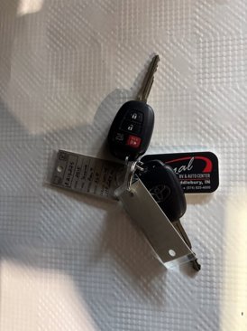 Used 2015 Toyota RAV4 XLE image 28