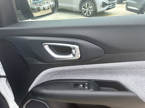 Certified 2022 Jeep Compass Latitude image 14