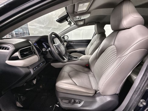 Used 2021 Toyota Camry SE image 13