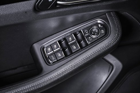 Certified 2021 Porsche Macan image 24
