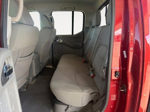 Used 2015 Nissan Frontier SV image 13