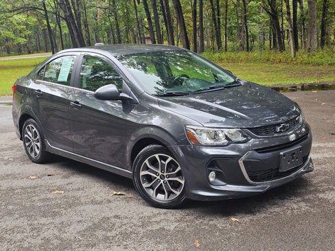 Used 2020 Chevrolet Sonic LT w/ Convenience Package image 2