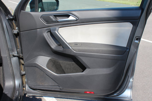 Used 2018 Volkswagen Tiguan S image 54
