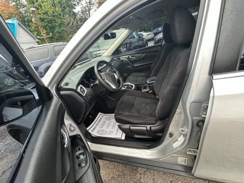 Used 2016 Nissan Rogue S image 6