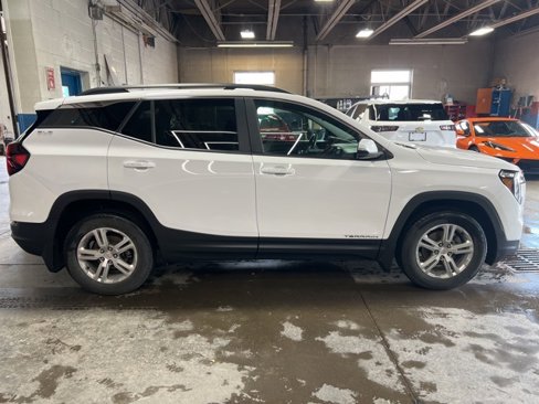 Used 2022 GMC Terrain SLE image 6