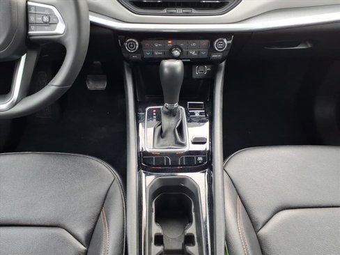 Used 2024 Jeep Compass Limited image 13