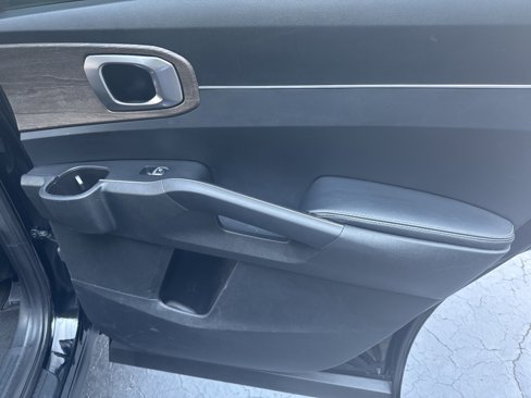 Used 2021 Kia Sorento EX image 15