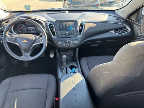 Used 2017 Chevrolet Malibu LT image 20