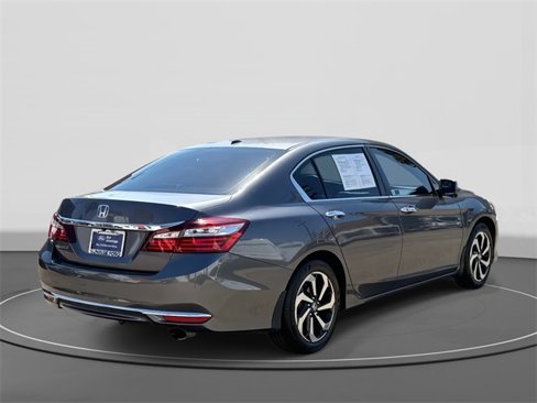 Used 2017 Honda Accord EX image 5