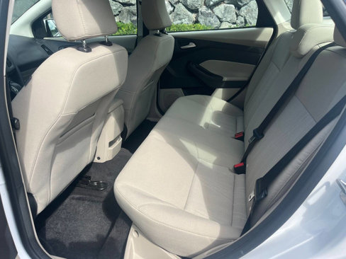 Used 2017 Ford Focus SE image 9